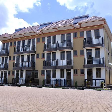 Golden View Hotel Ibanda Экстерьер фото