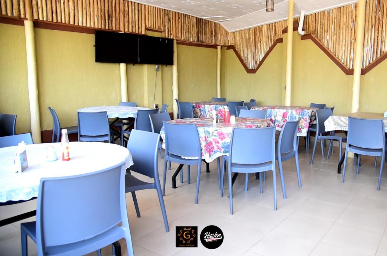 Golden View Hotel Ibanda Экстерьер фото