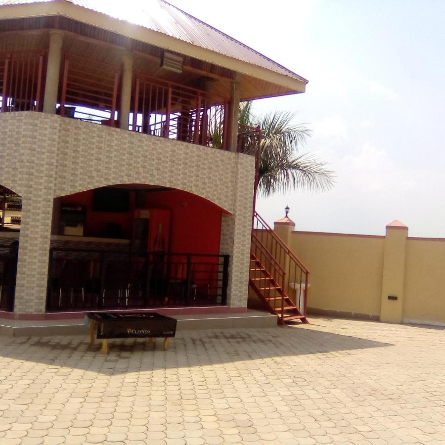 Golden View Hotel Ibanda Экстерьер фото